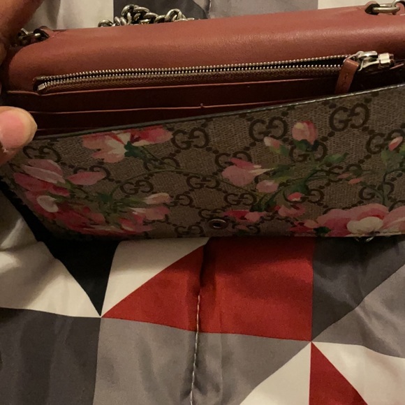 Gucci bloom wallet in chain. - Picture 3 of 4